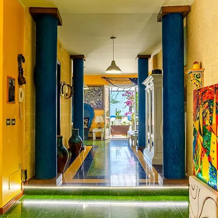 Ele - Pool N Garden Villa *