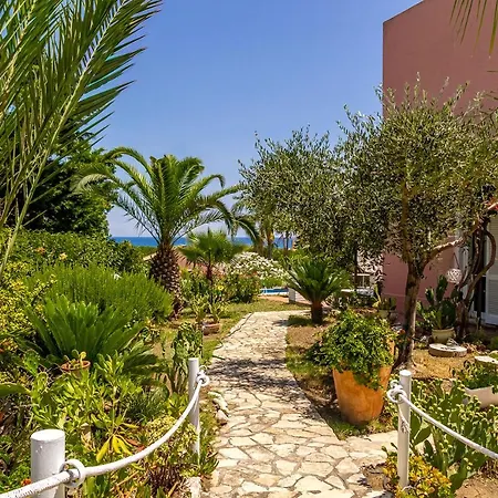 Ele - Pool N Garden Villa