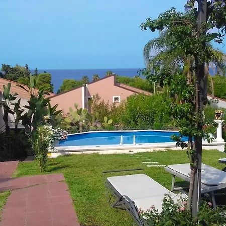 Villa Ele - Pool N Garden